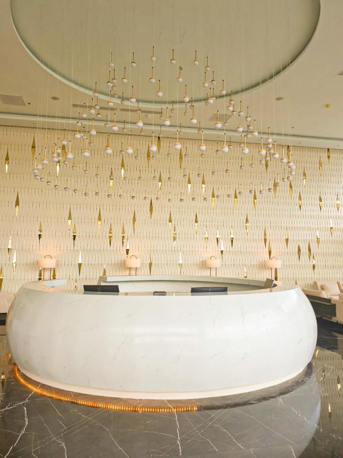 Diamond Stars Ben Tre Hotel Exterior foto The lobby of the hotel