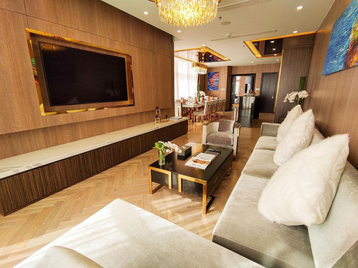 Diamond Stars Ben Tre Hotel Exterior foto The interior of the lounge