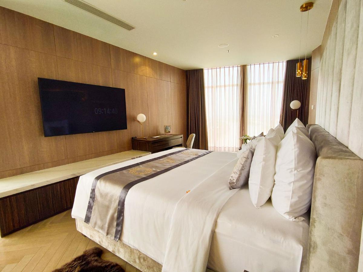 Diamond Stars Ben Tre Hotel Exterior foto A bedroom at the hotel